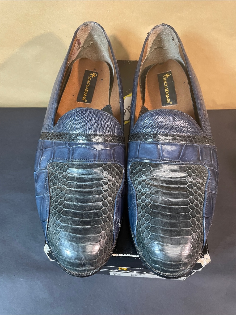 Stacy Adams Navy and Black Croc-Embossed Leather Loafers